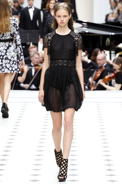 Look 29